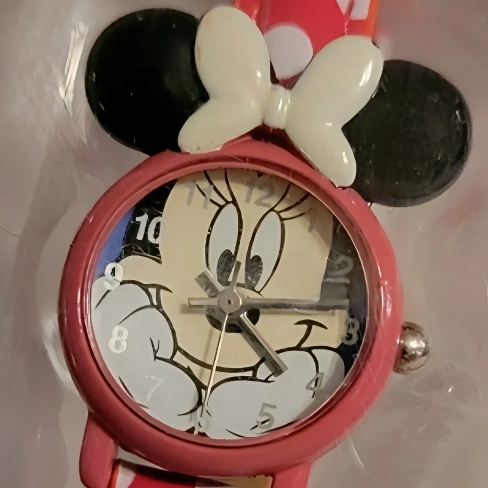 NEW in Pkg Kid's Disney Vintage Minnie Mouse Analog Quartz Wristwatch